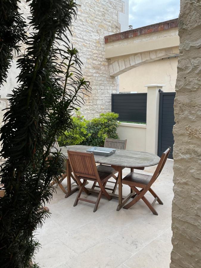 Logis Du Faubourg Petite Maison De Charme, Tranquille, Calme Et Lumineuse Val-de-Mercy Exterior foto
