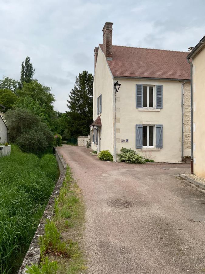 Logis Du Faubourg Petite Maison De Charme, Tranquille, Calme Et Lumineuse Val-de-Mercy Exterior foto